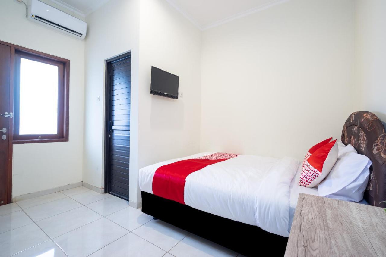 Hotel Oyo 2347 Griya Patran à Ngabean Extérieur photo